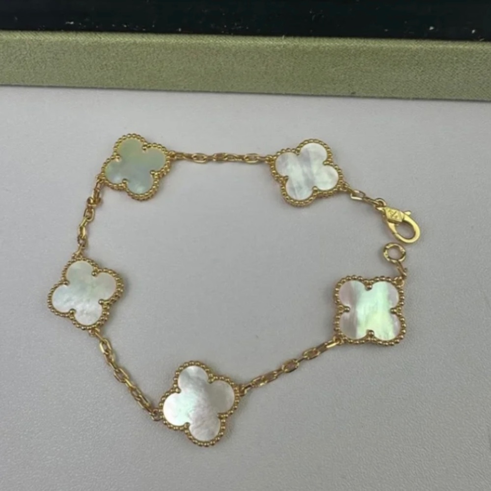 Van Cleef & Arpels -
Vintage Alhambra bracelet, 5 motifs,
Mother-Of-Pearl